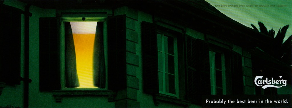 Gewollt: Erst das Fenster, dann das Glas Carlsberg, Anzeige, aus dem Bestand